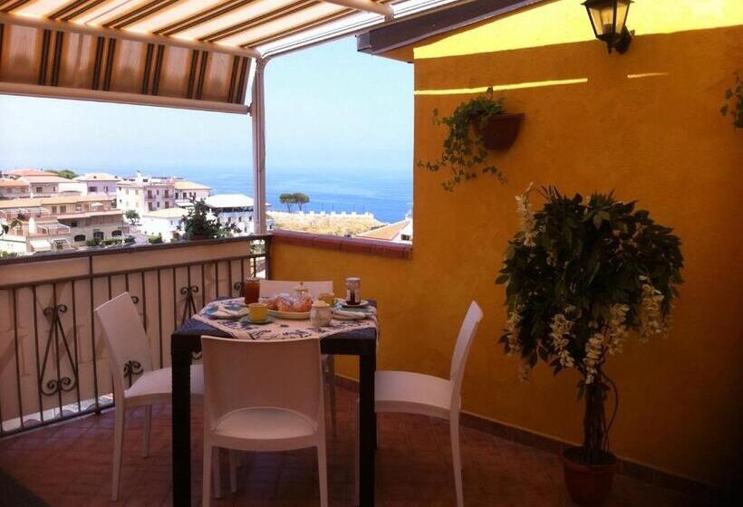 اتاق استاندارد چهارنفره با بالکن, B&b Villa San Nicola