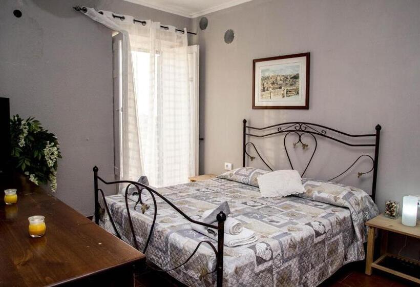 اتاق استاندارد چهارنفره با بالکن, B&b Villa San Nicola
