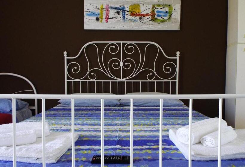 اتاق استاندارد سه تخته با بالکن, B&b Villa San Nicola