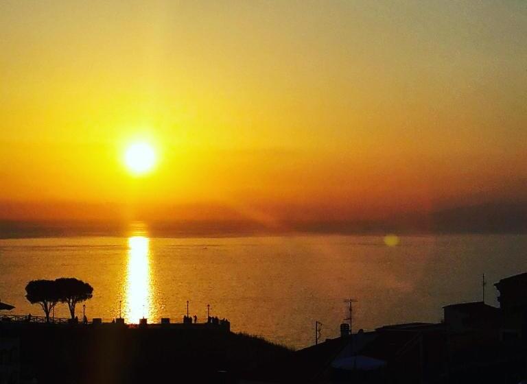 اتاق کلاسیک چهارنفره, B&b Villa San Nicola