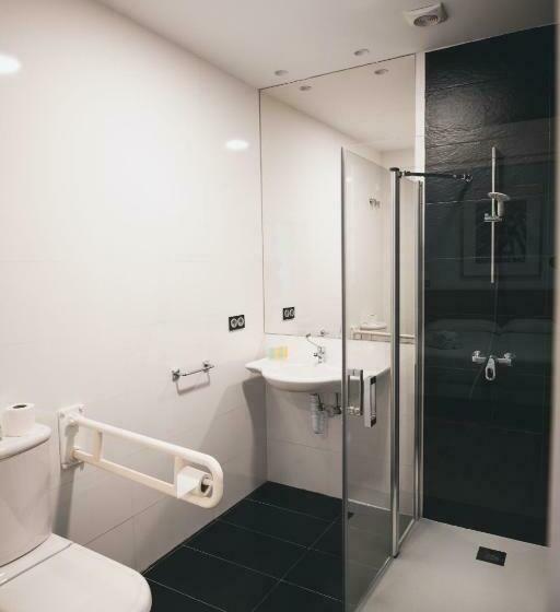 חדר סטנדרט מותאם לאדם עם מוגבלויות, Central Roomss