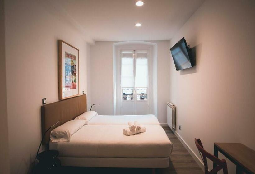 חדר סטנדרט עם מרפסת, Central Roomss