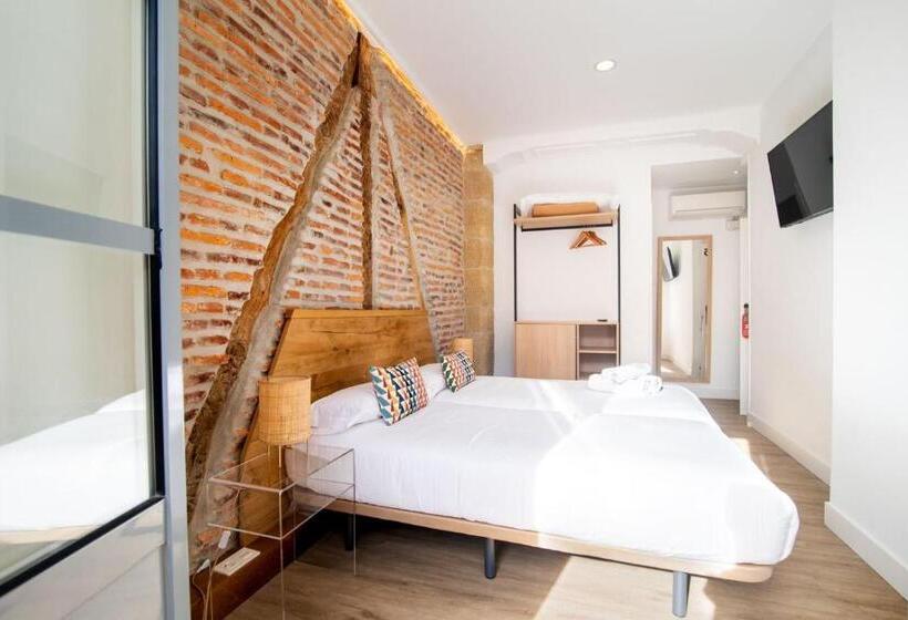 חדר סטנדרט עם מרפסת, Central Roomss