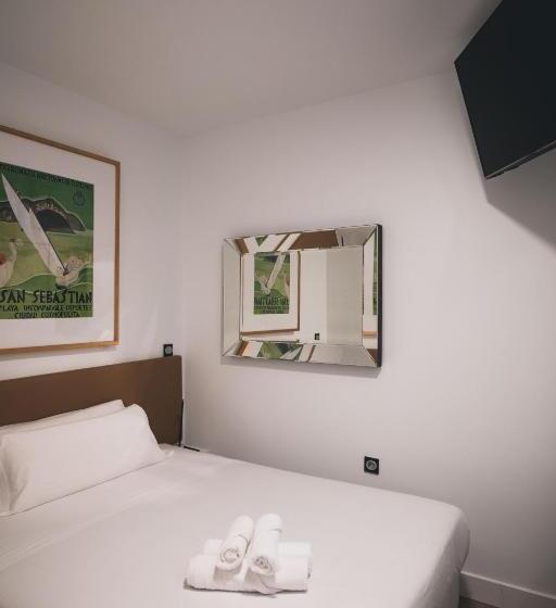 חדר אקונומי, Central Roomss