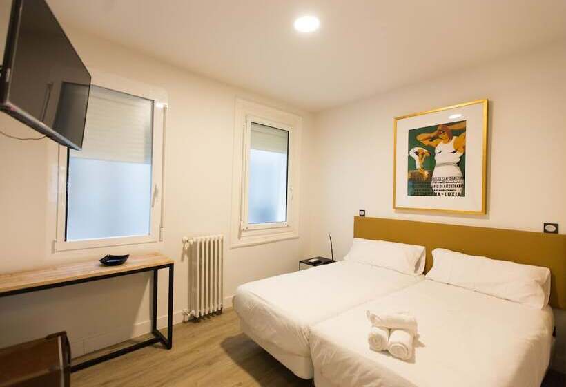 חדר סטנדרט מותאם לאדם עם מוגבלויות, Central Roomss