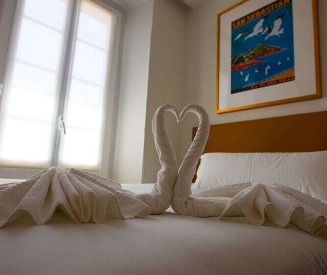 חדר סטנדרט עם מרפסת, Central Roomss