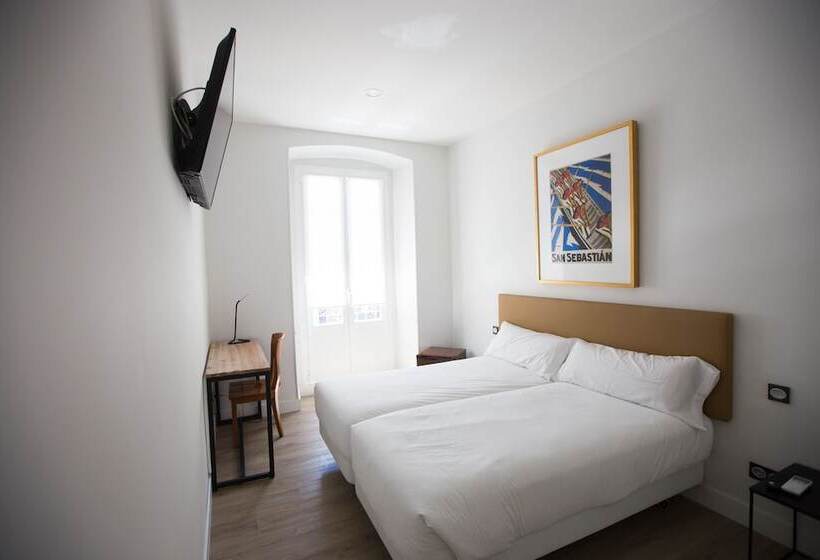 חדר סטנדרט עם מרפסת, Central Roomss