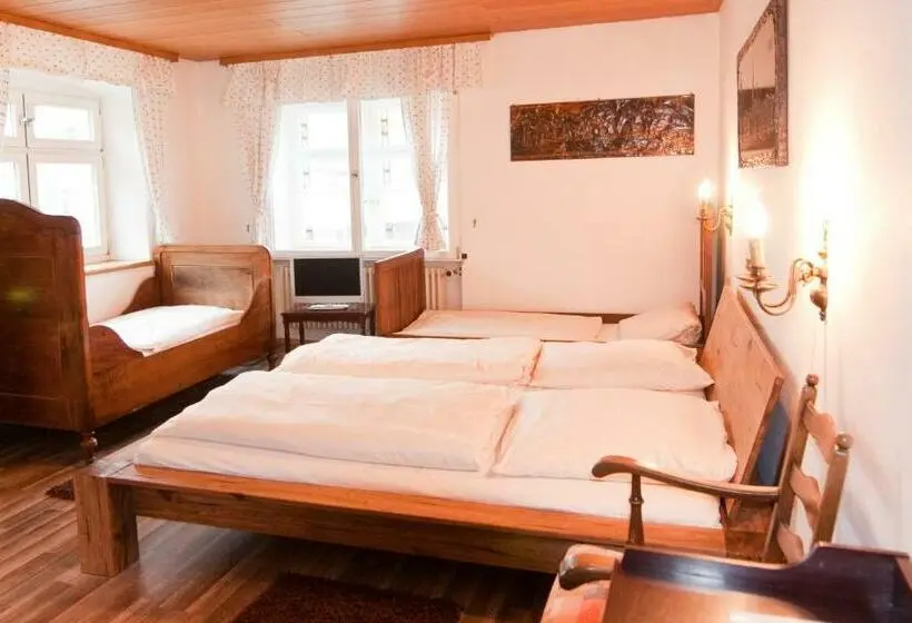 ファミリールーム, Gasthof Zum Ritter   A Cozy Historical Landmark