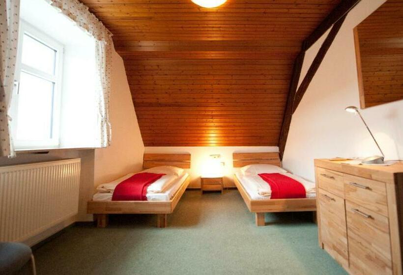 غرفة قياسية فردية, Gasthof Zum Ritter   A Cozy Historical Landmark