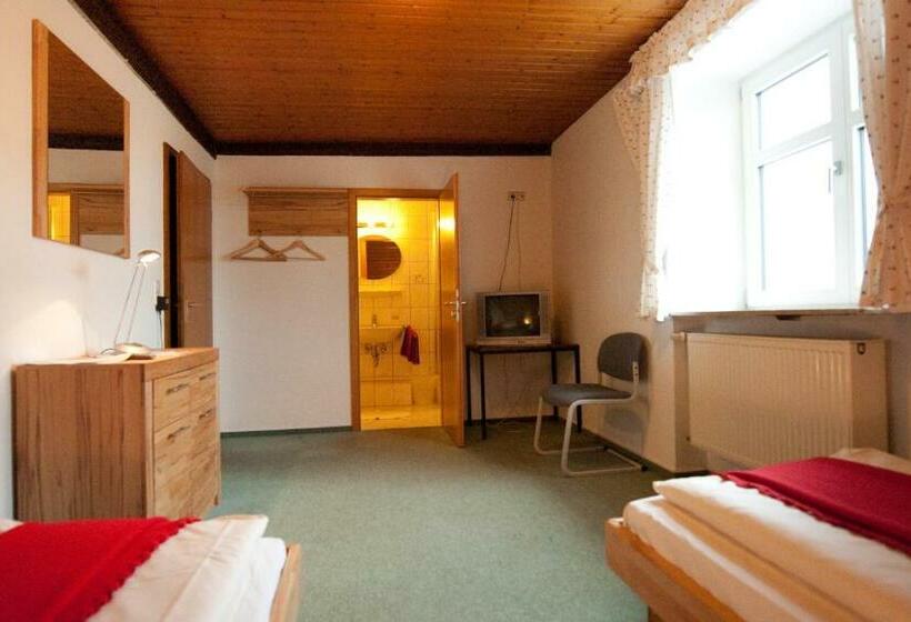 غرفة قياسية فردية, Gasthof Zum Ritter   A Cozy Historical Landmark