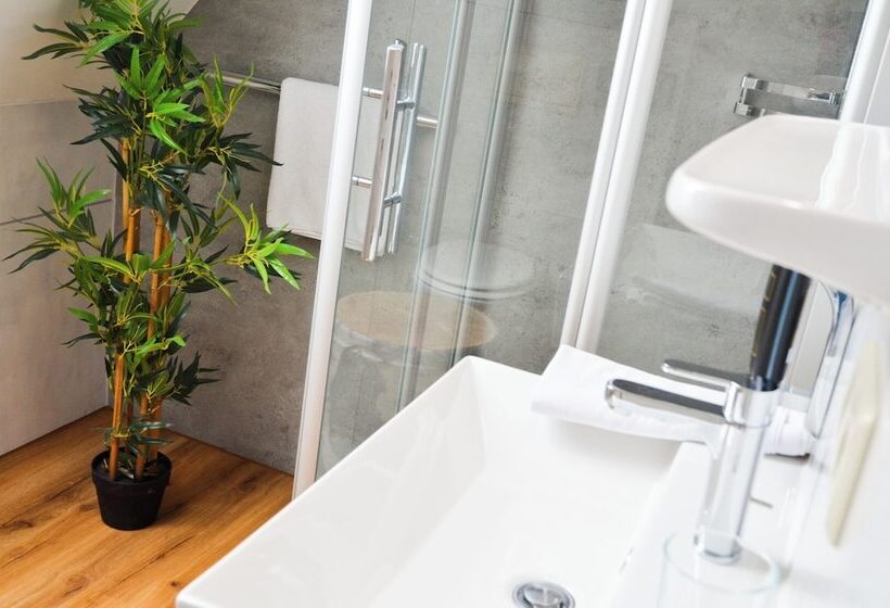 غرفة قياسية فردية, Gasthof Zum Ritter   A Cozy Historical Landmark