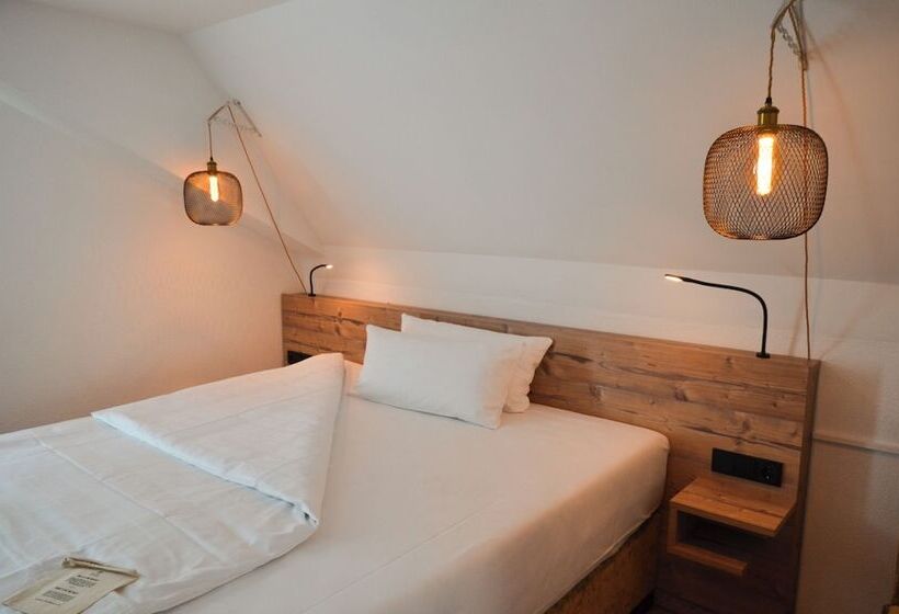 غرفة قياسية فردية, Gasthof Zum Ritter   A Cozy Historical Landmark