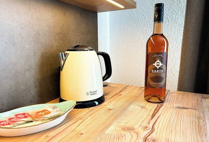 غرفة قياسية, Gasthof Zum Ritter   A Cozy Historical Landmark