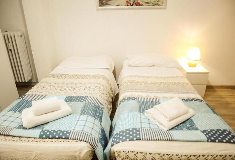 اتاق استاندارد با سرویس بهداشتی مشترک, Florence Rooms Novella