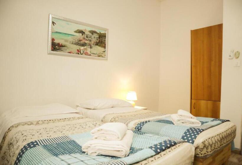 اتاق استاندارد با سرویس بهداشتی مشترک, Florence Rooms Novella