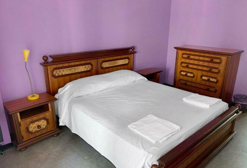 اتاق استاندارد با سرویس بهداشتی مشترک, Florence Rooms Novella