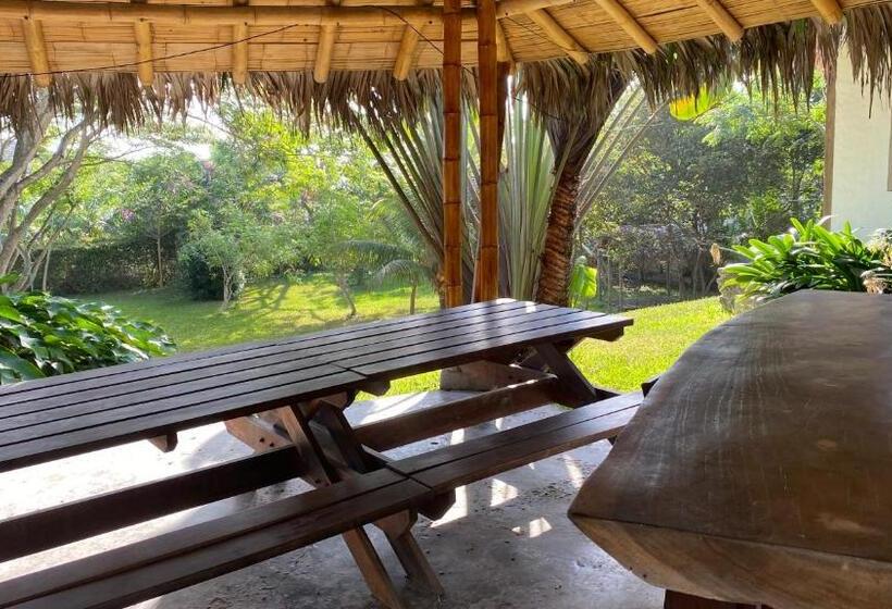 エコノミールーム, Hosteria Guachapeli