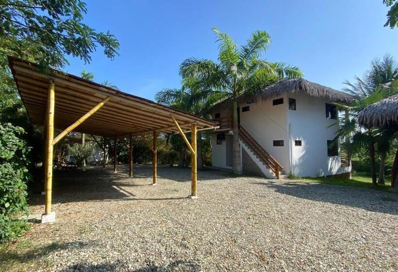 ファミリールーム, Hosteria Guachapeli