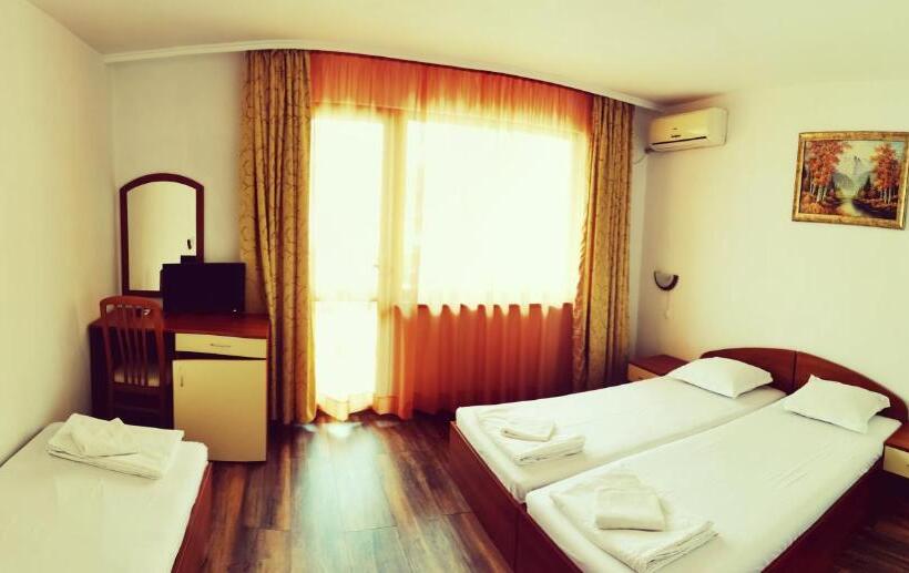 Трехместный Номер Классика, Villa Diana