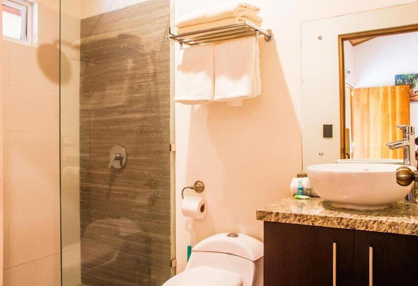 스탠다드 룸 킹사이즈 침대, Fuego Lodge