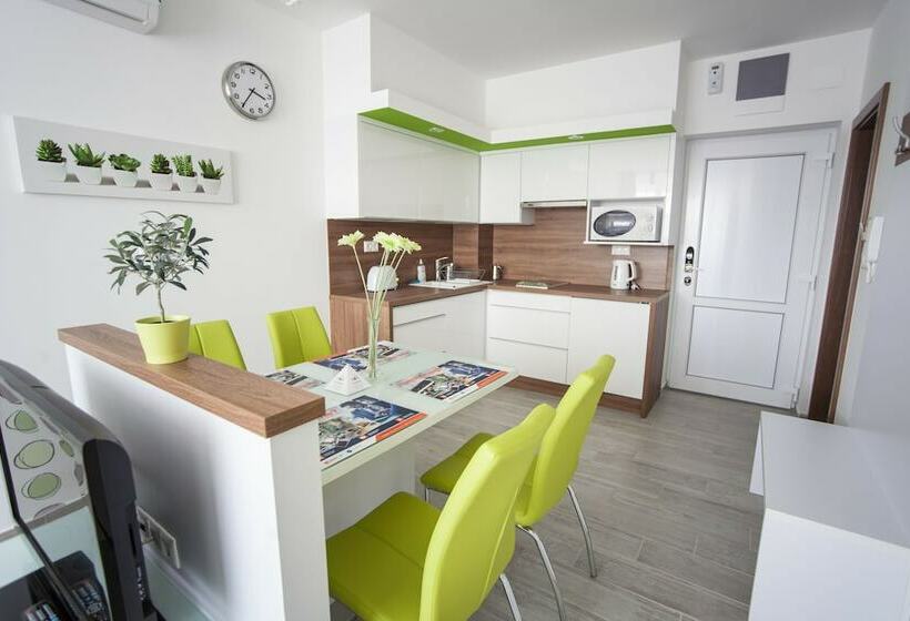 آپارتمان سوپریور 1 خوابه, Zafir Apartmanhaz