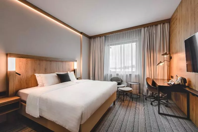اتاق لوکس, Courtyard By Marriott Warsaw Airport