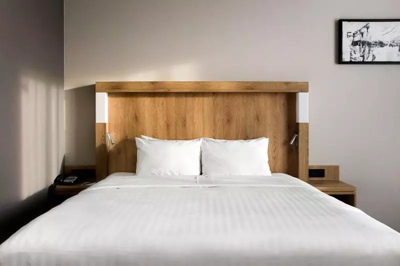 اتاق لوکس, Courtyard By Marriott Warsaw Airport