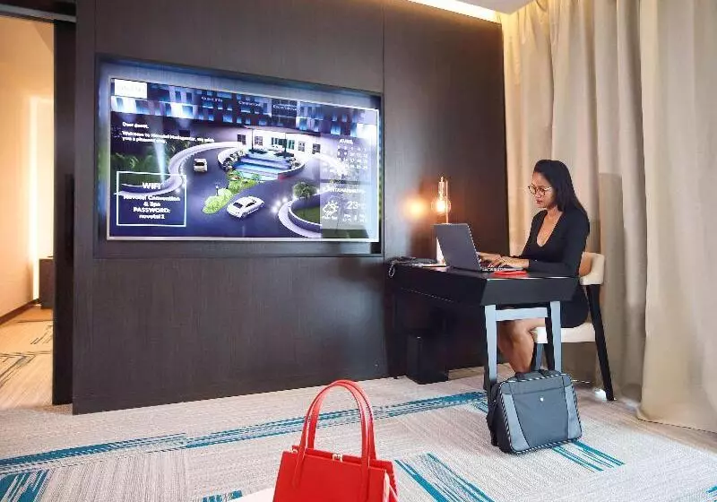اتاق لوکس, Courtyard By Marriott Warsaw Airport