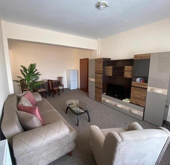 １ベッドルームアパートメント, Diana