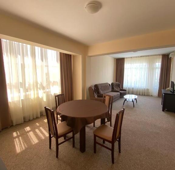 １ベッドルームアパートメント, Diana