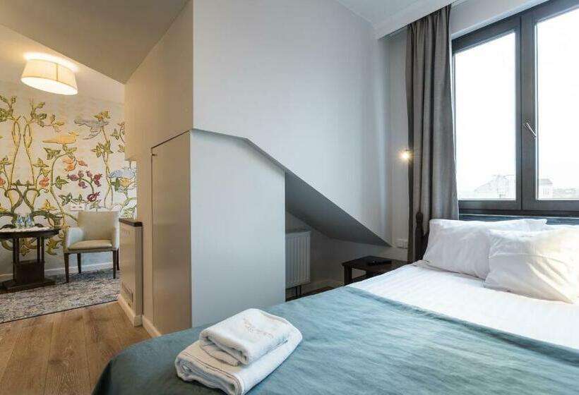 スタンダードシングルルーム, Ester