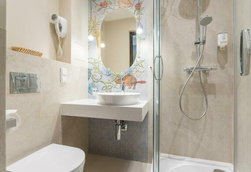 スタンダードシングルルーム, Ester