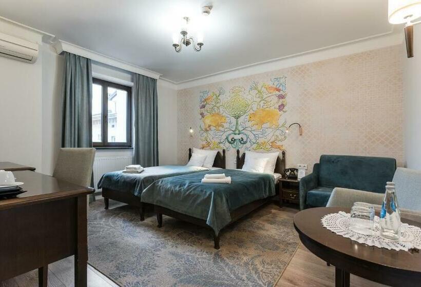 デラックスルーム, Ester