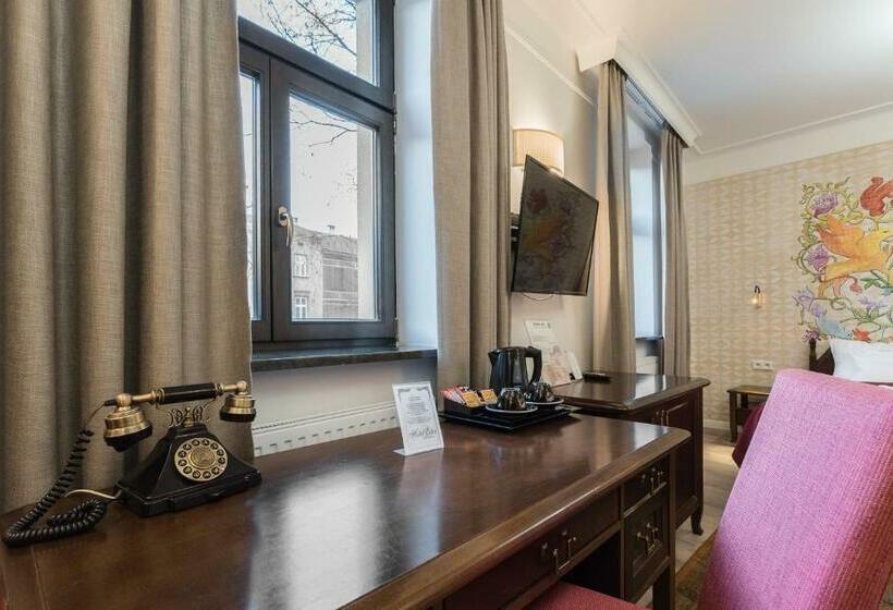 デラックスルーム, Ester