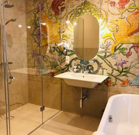 2ベッドルームアパートメント, Ester