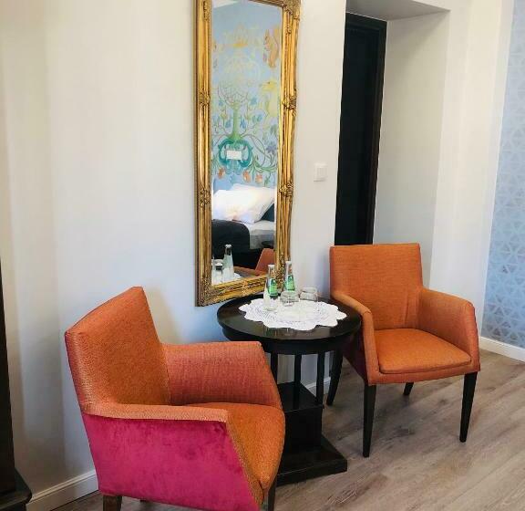 2ベッドルームアパートメント, Ester