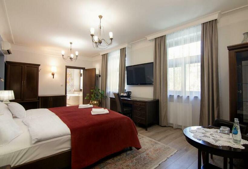 2ベッドルームアパートメント, Ester