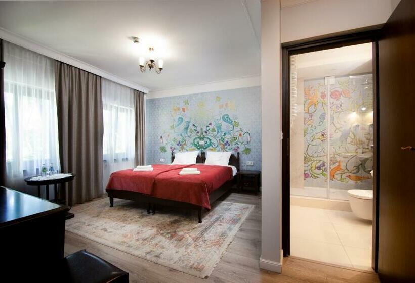 2ベッドルームアパートメント, Ester