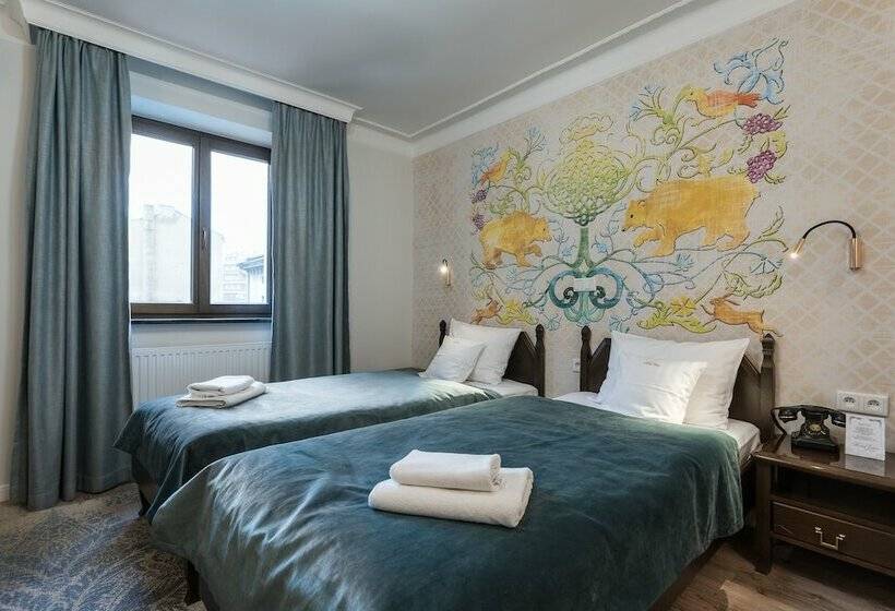 スタンダードルーム, Ester