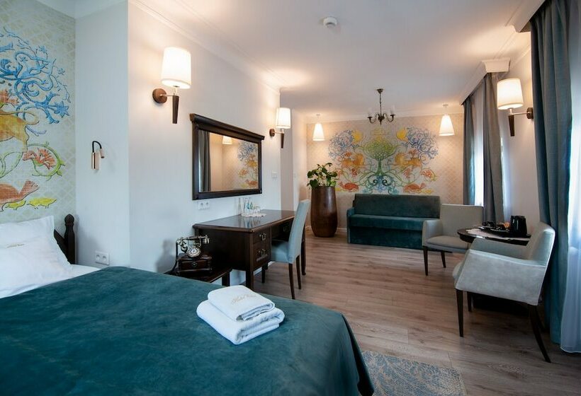 デラックスルーム, Ester