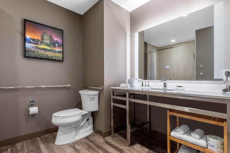 スタンダードルーム, Ester