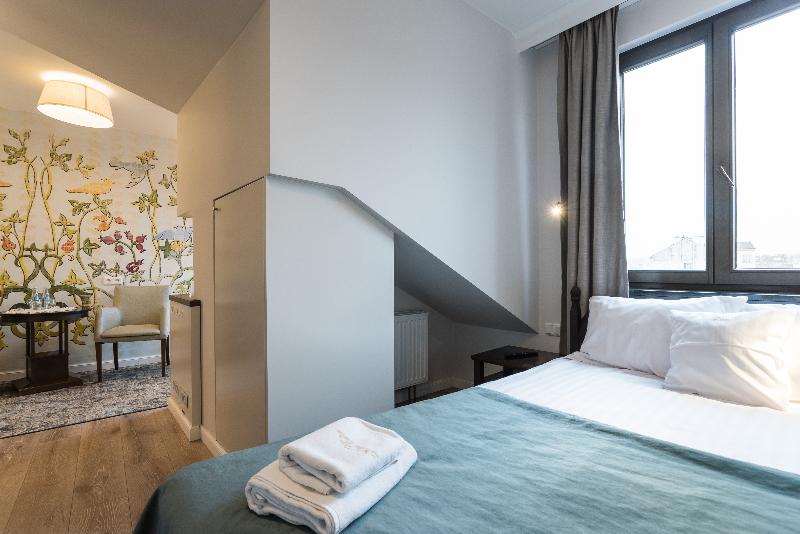 スタンダードシングルルーム, Ester