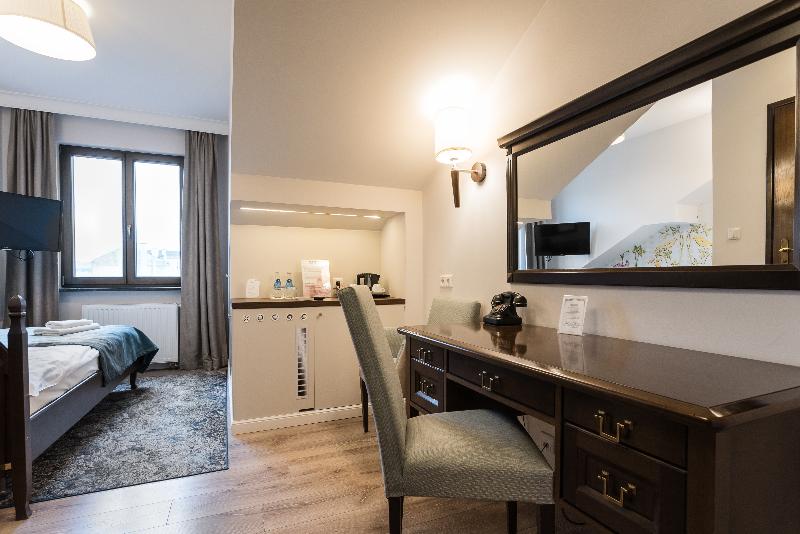 スタンダードシングルルーム, Ester