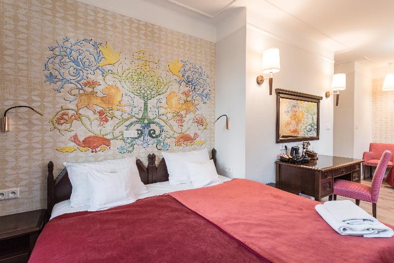 デラックスルーム, Ester