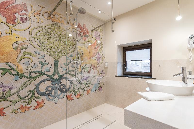 デラックスルーム, Ester