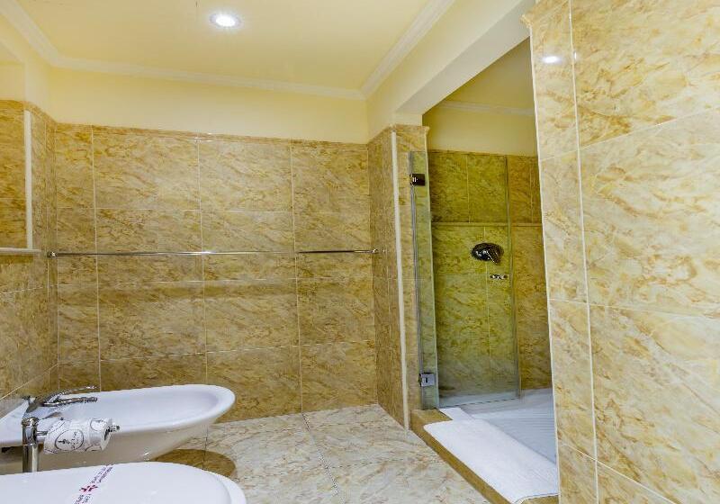 スタンダードルーム, Ester