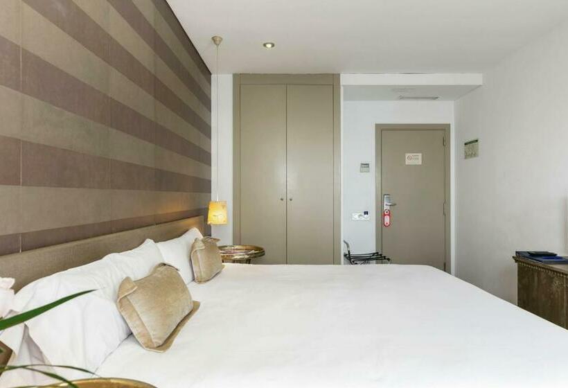 اتاق سوپریور, Globales Acis y Galatea