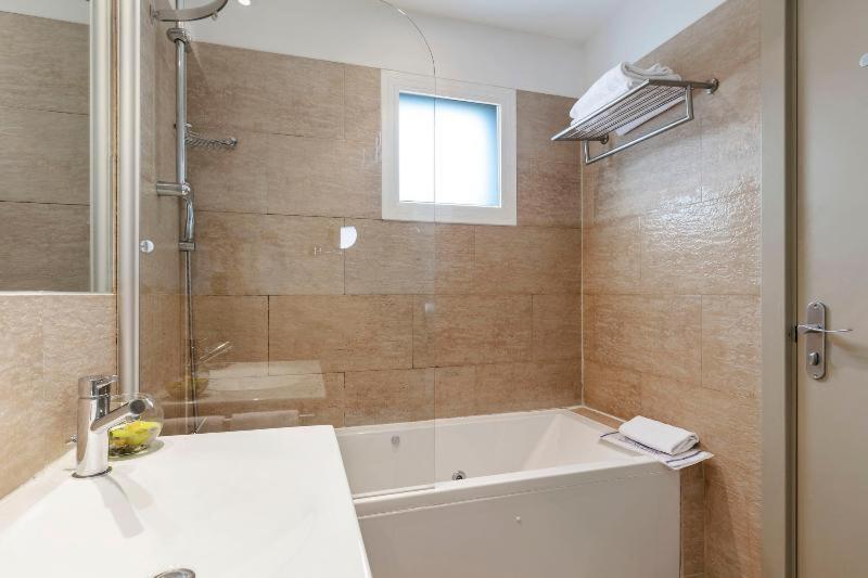 اتاق استاندارد, Globales Acis y Galatea