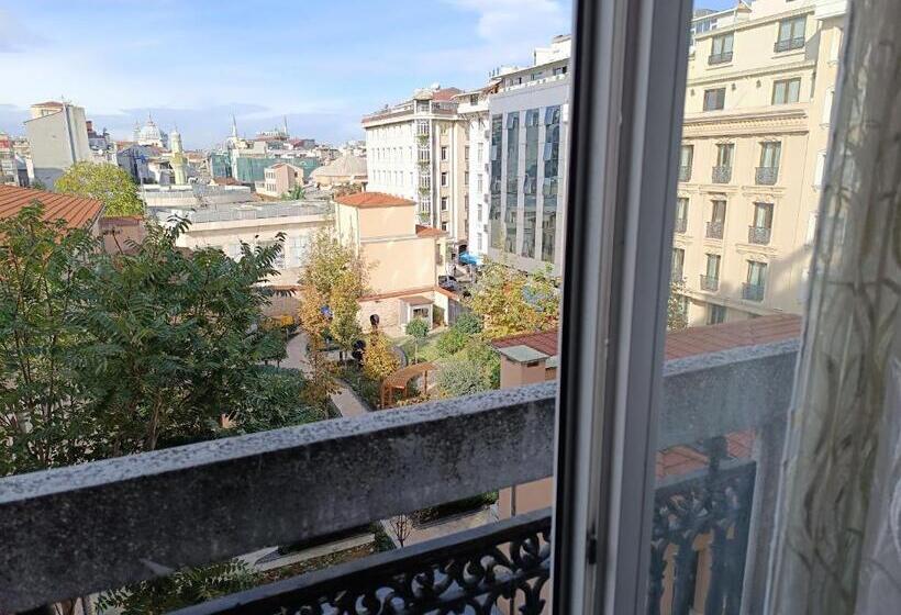 اتاق لوکس, Golden Horn