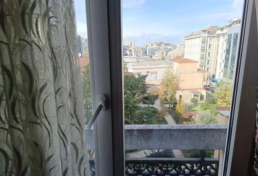 اتاق لوکس, Golden Horn